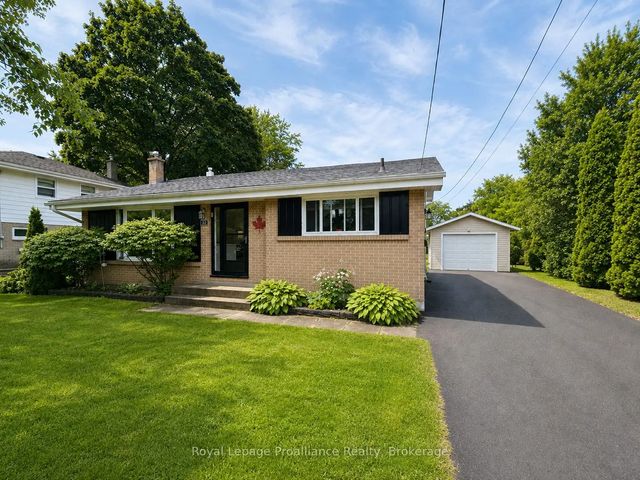 32 Glen Road, Belleville