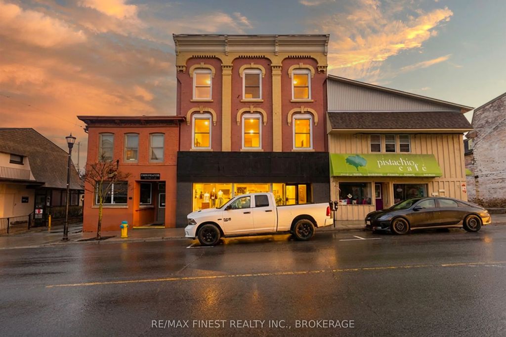 84 King Street E, Gananoque