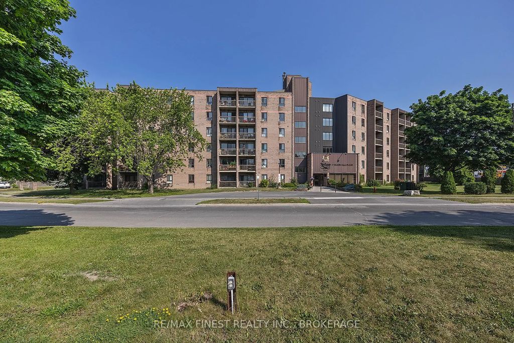 17 Eldon Hall Place 414, Kingston