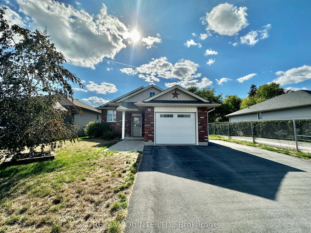 138 Greenhill Lane, Belleville