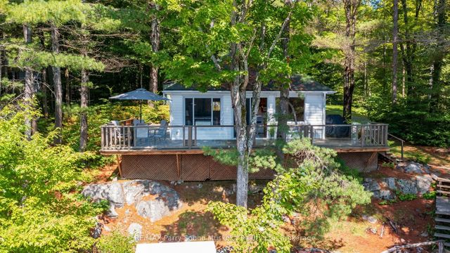 4 Post Lane, Seguin