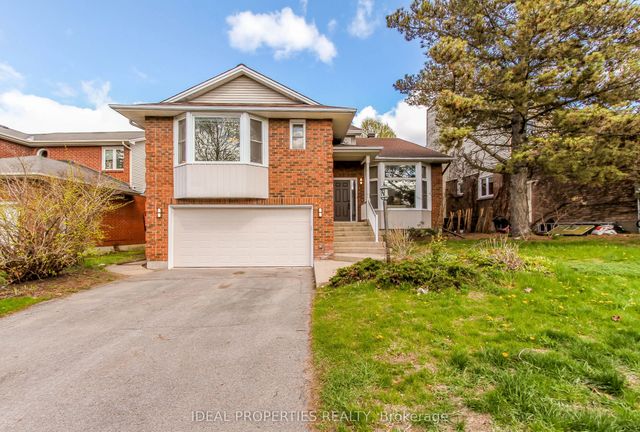 39 Huntings End Avenue, Kanata
