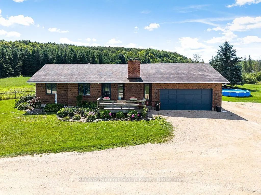 449686 10th Concession Road, Grey Highlands