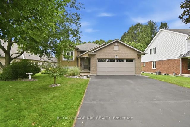 73 Rolling Meadows Boulevard, Pelham