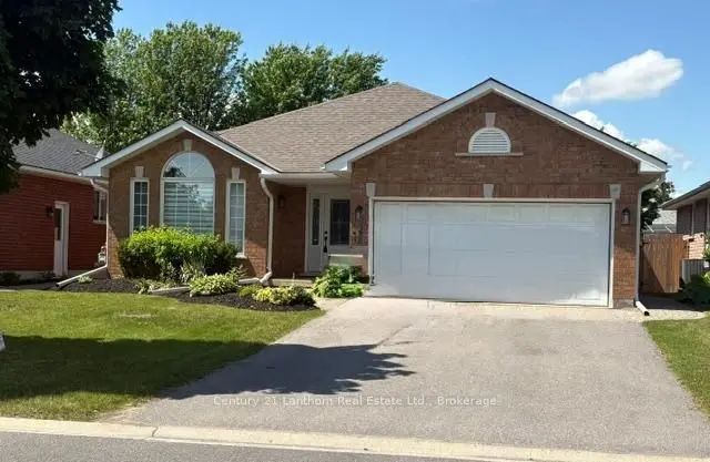 28 Hickory Grove, Belleville