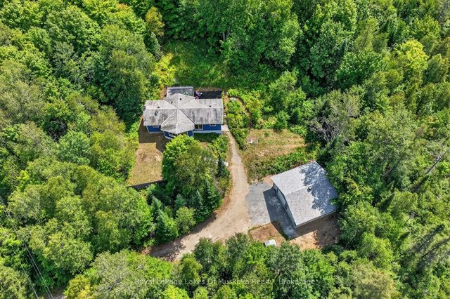 695 Bay Lake Road, Perry