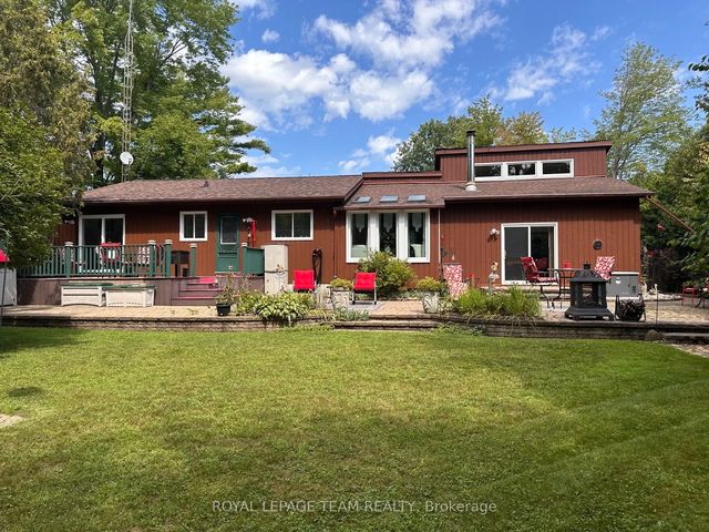 1663 Christina Crescent, North Dundas
