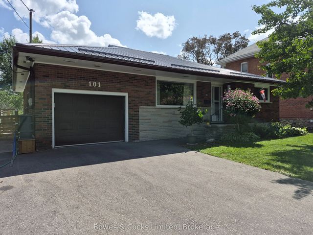 101 Russell Street, Kawartha Lakes