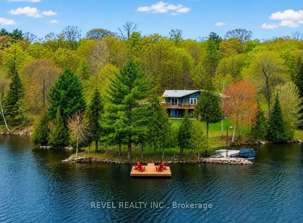 300 Green Lane, Whitestone