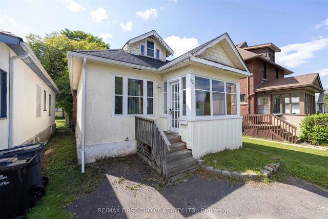 521 Vickers Street S, Thunder Bay