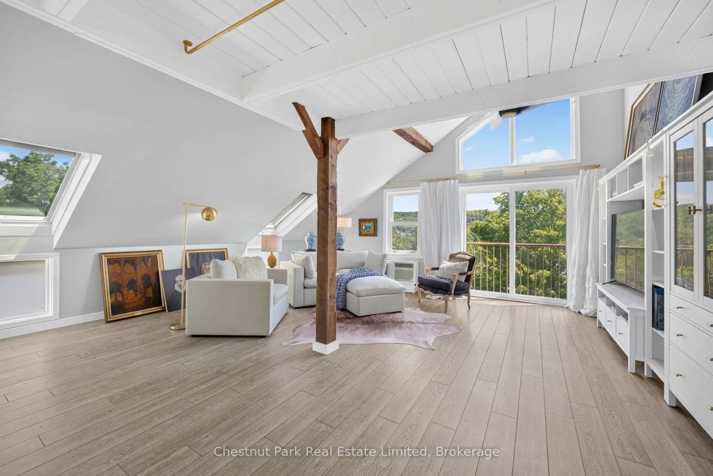172 Main Street 403, Prince Edward County