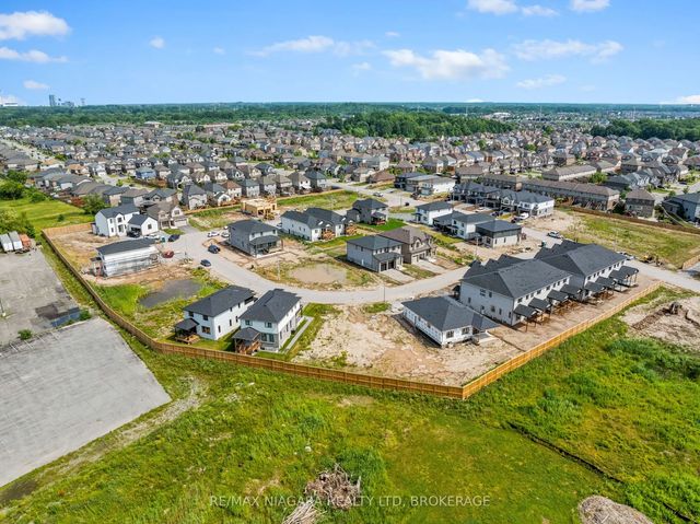 8885 Angie Drive, Niagara Falls