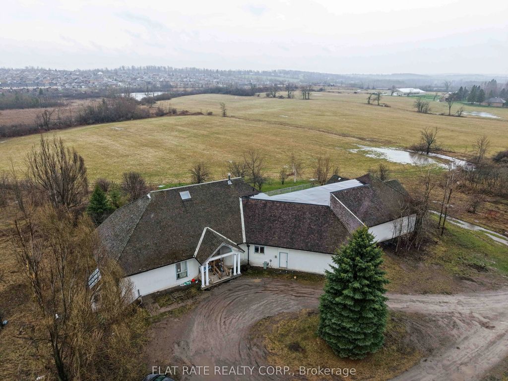 1315 Parkhill Road W, Peterborough