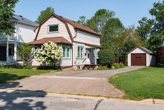 692 Lakeshore Road, Fort Erie