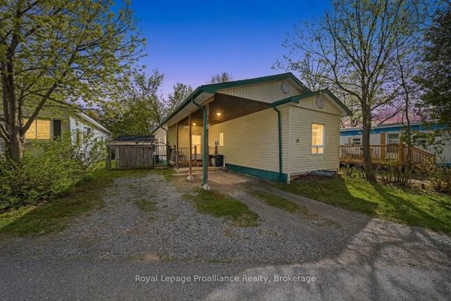 63 Whites Road 39, Quinte West