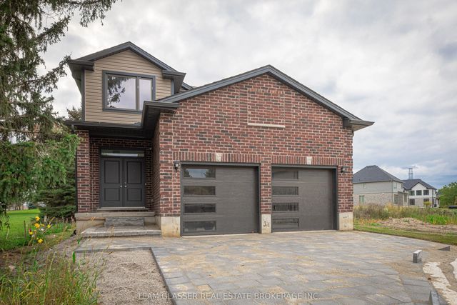 3465 Oriole Circle E, London South