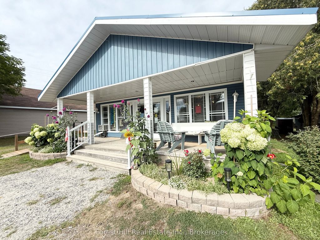 17 Davis Drive, Parry Sound Remote Area