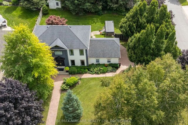 8056 Cathedral Drive, Niagara Falls