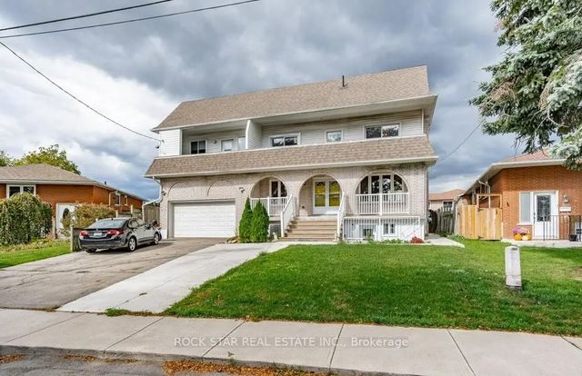 271 Carson Drive Lower, Hamilton