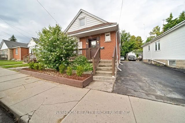 82 Whitney Avenue, Hamilton