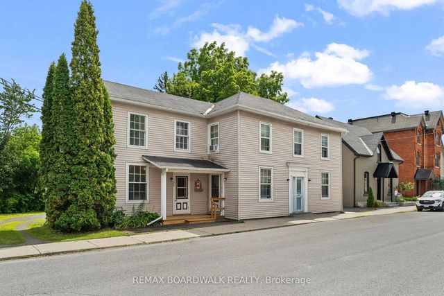 110-112-114 Clothier Street E, North Grenville