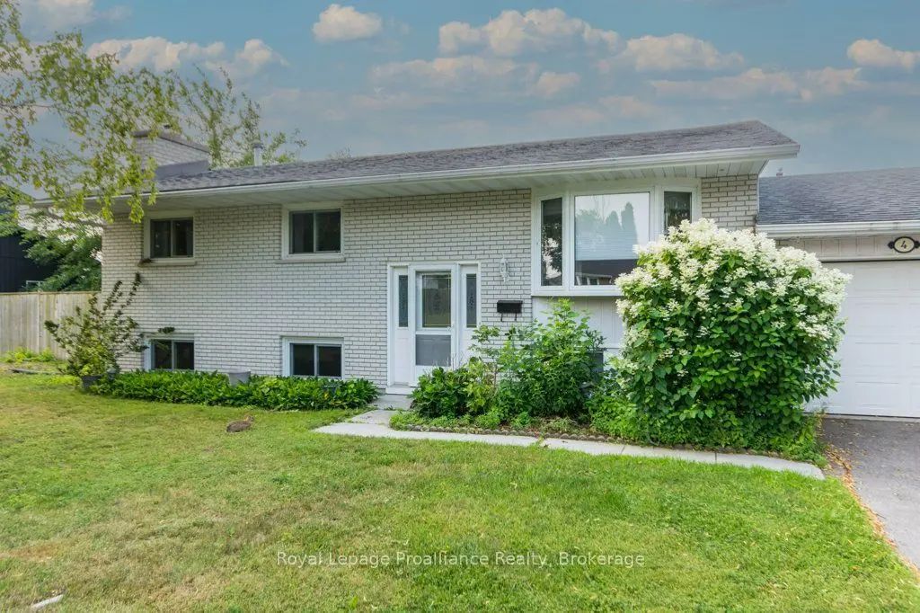 4 O'neil Crescent, Quinte West
