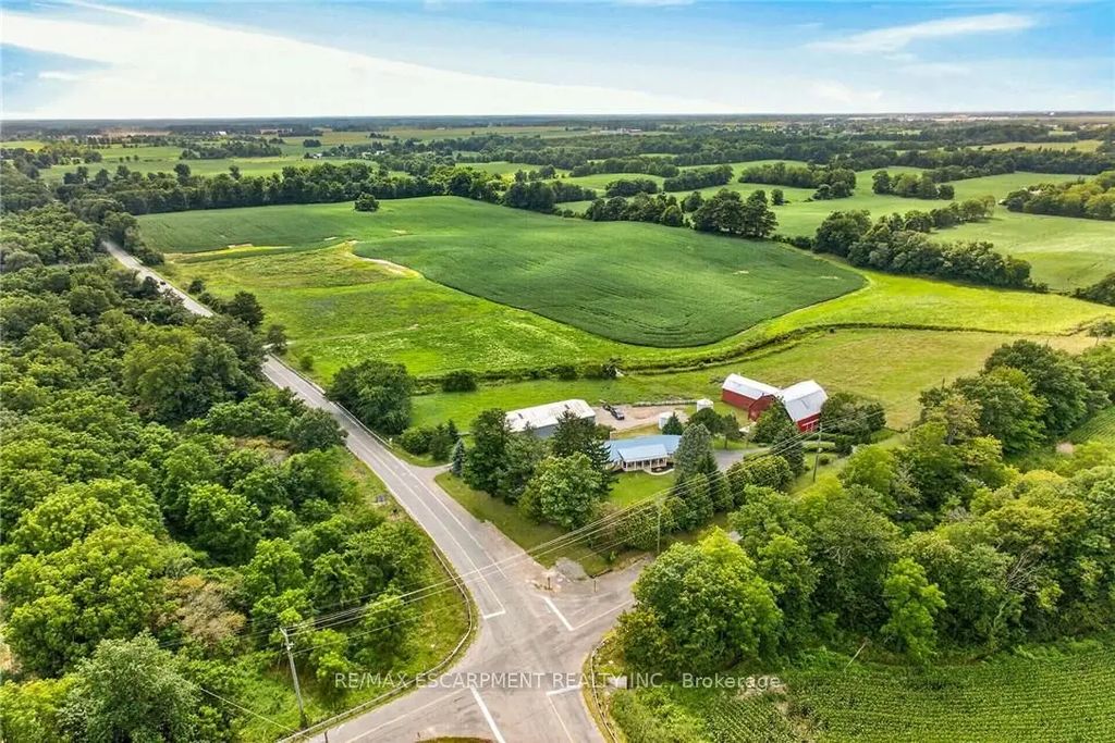 7011 Dickenson Road E, Hamilton