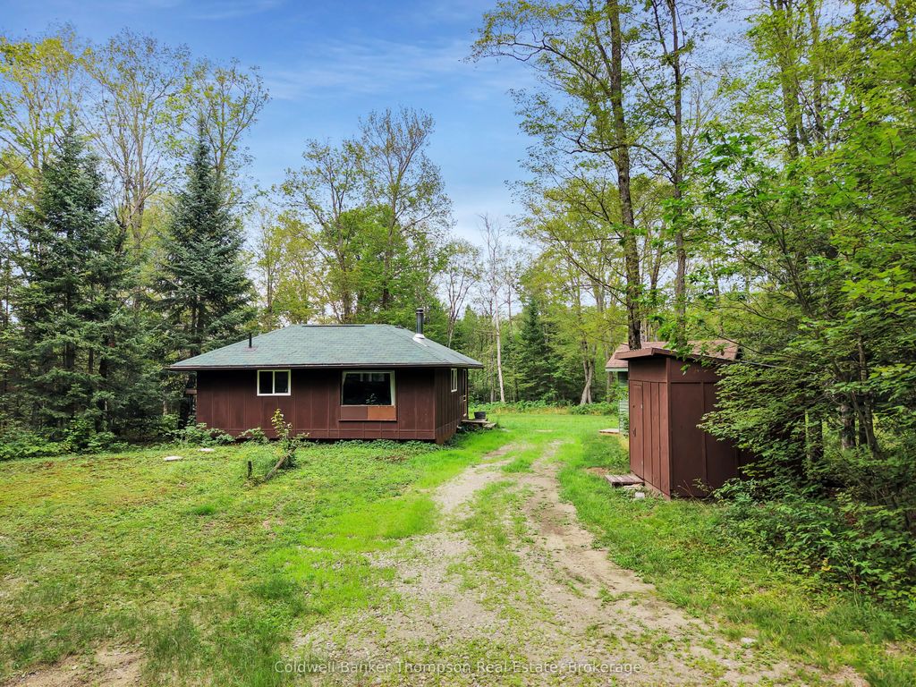 2622 Chetwynd Road, Kearney