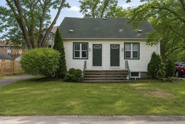 31-33 Washburn Street, Prince Edward County
