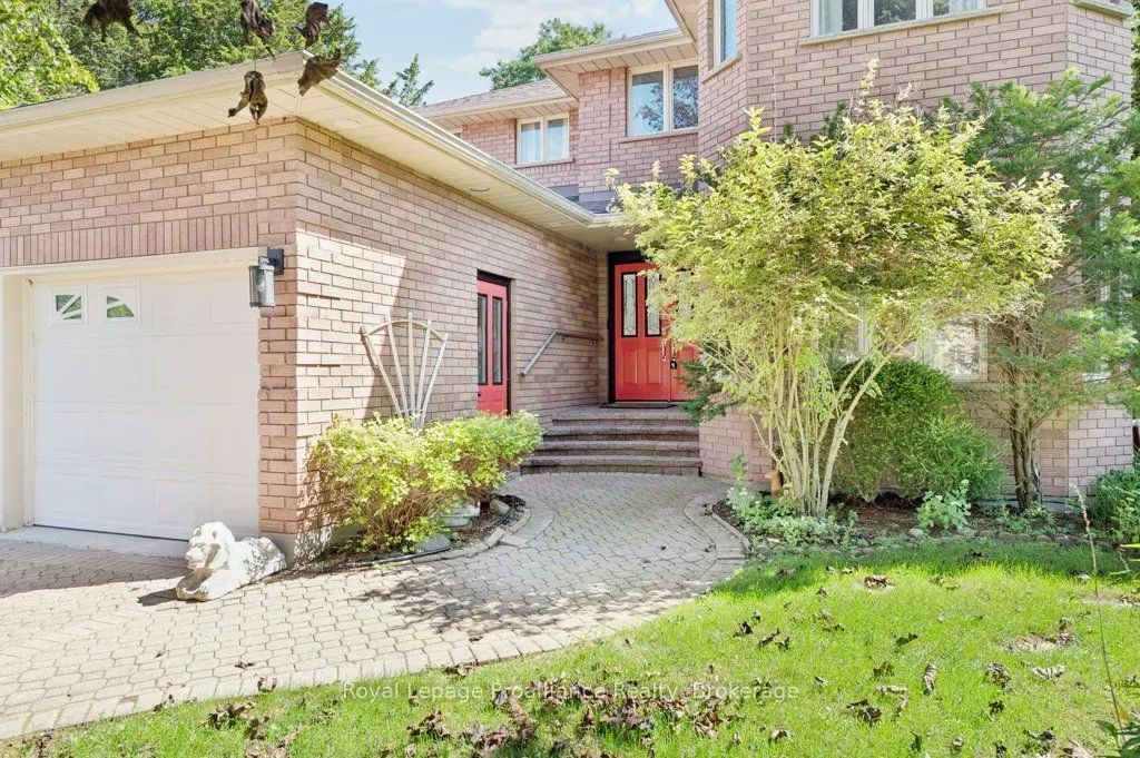 6 Bridlewood Lane, Quinte West