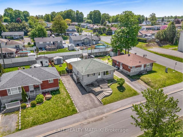 845 Cartier Boulevard, Hawkesbury