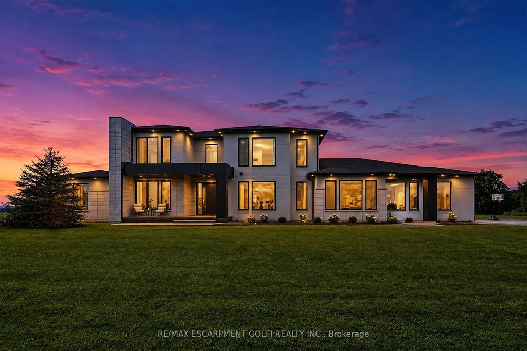 7944 Young Street, West Lincoln
