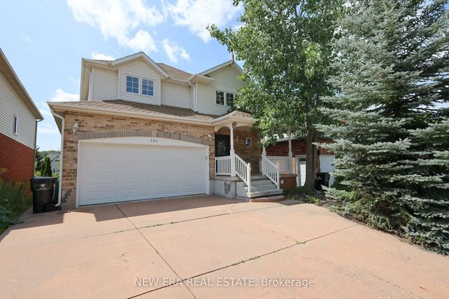 704 Brandenburg Boulevard, Waterloo