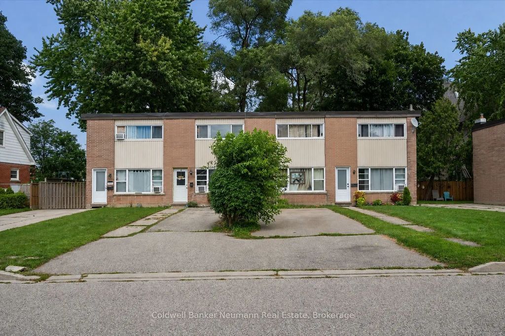 1561-1567 Queenston Road, Cambridge