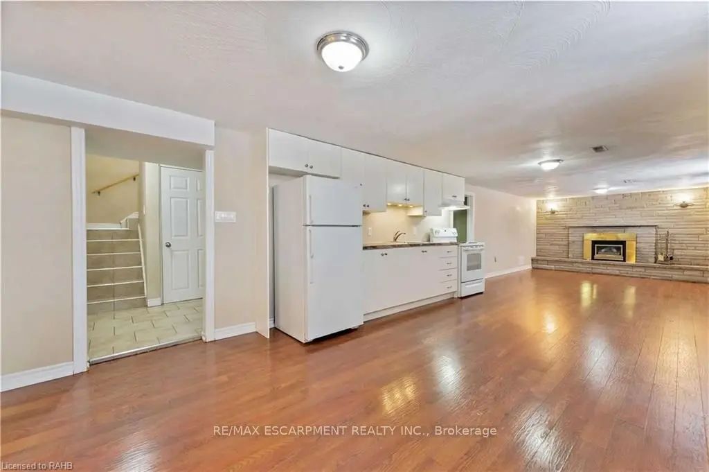 864 Upper Ottawa Street Basement, Hamilton