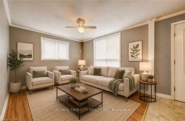 698 King Street W, Kitchener