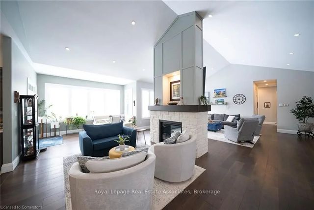 325 Mclean School Road 8, Brant