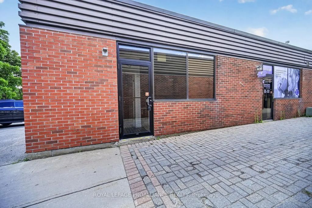 555 King Street W 101, Prescott