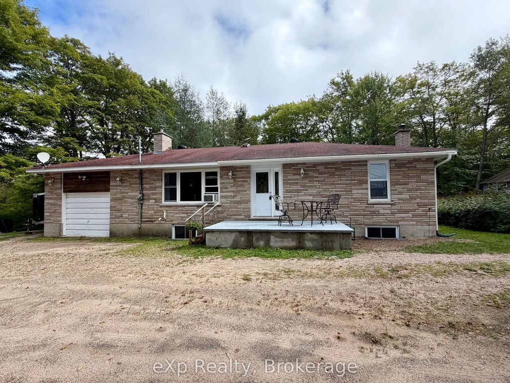 1643 And 1671 Eagle Lake Road, Machar