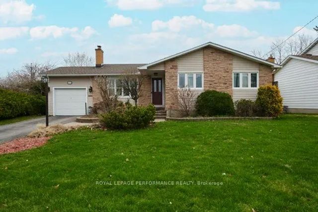 401 Phoenix Crescent, Orleans - Cumberland and Area