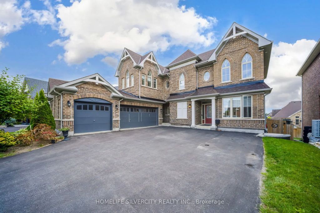 8 Mitchell Crescent, Mono