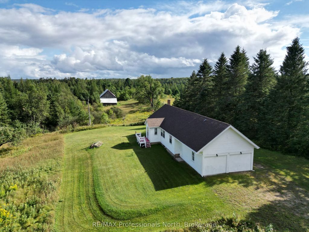 1418 Sedgwick Road, Minden Hills