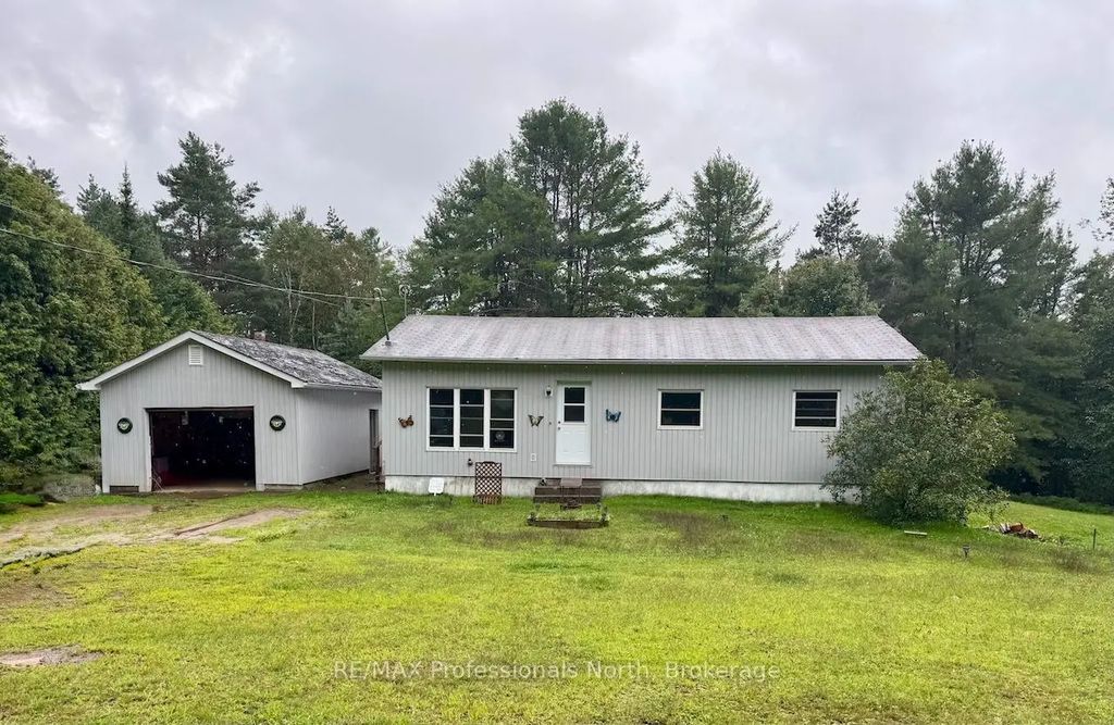 2584 Contau Lake Road, Highlands East