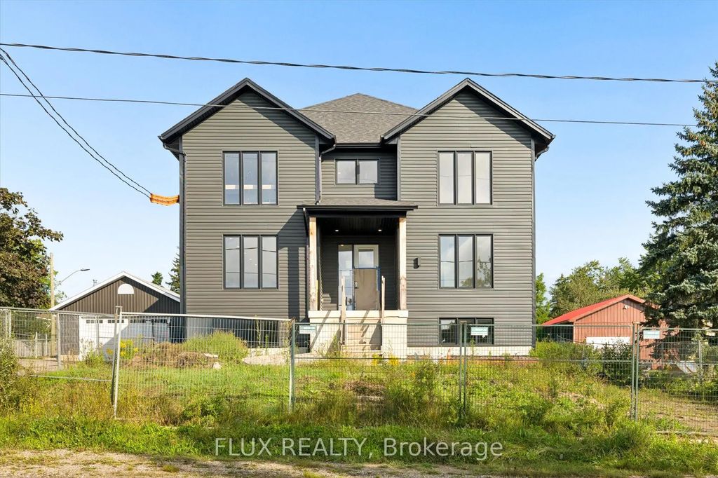 138 Charlotta Street, Wilmot