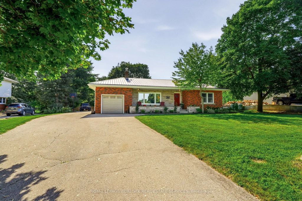 670 Thompson Road, Hamilton