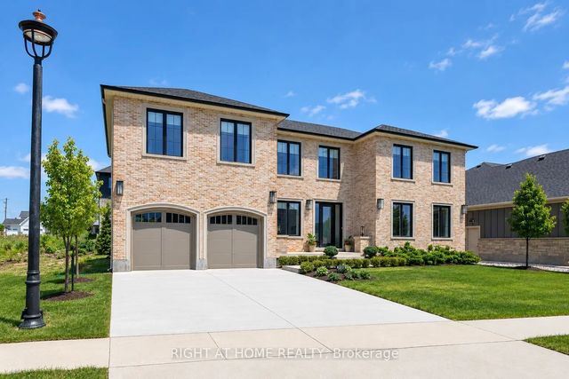 372 Manhattan Drive, London South