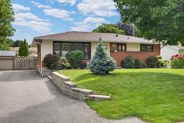 1143 Gateway Road, Parkway Park - Queensway Terrace S and Area