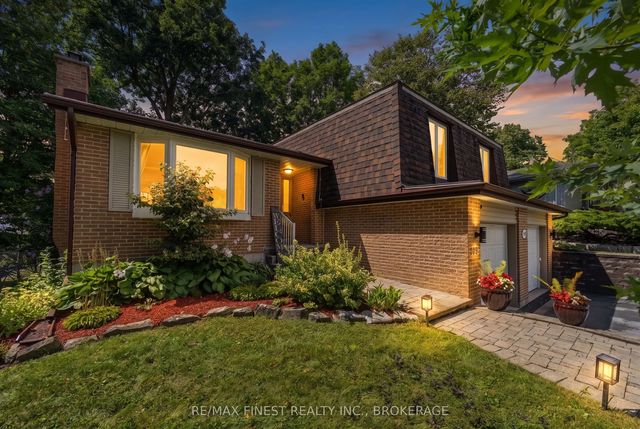907 Pembridge Crescent, Kingston