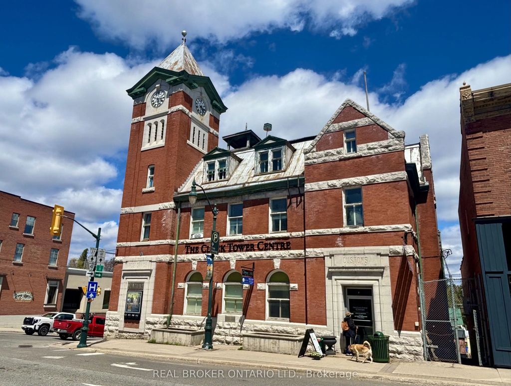 49 Manitoba Street M1a, Bracebridge