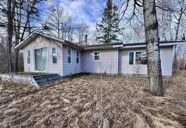 99 Kreger Rd, Lake of the Woods
